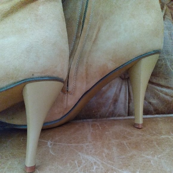 BCBGMAXAZRIA Tan Suede Boots - Picture 3 of 14